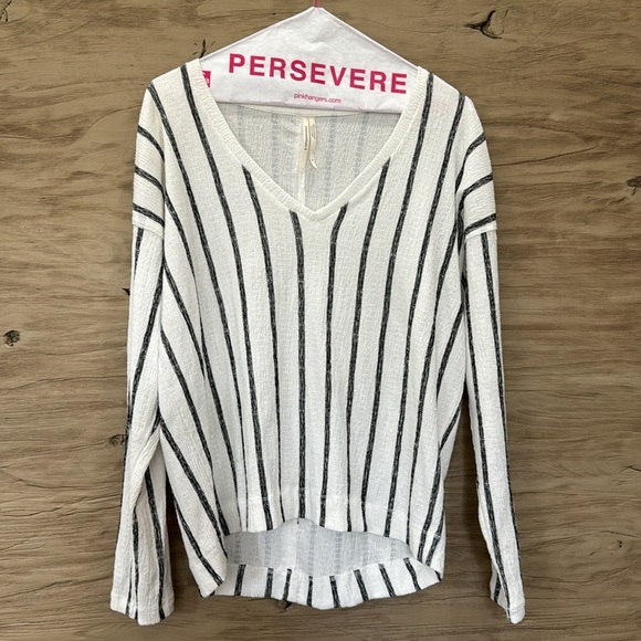 Anthropologie Willa Textured Vertical Stripe VNeck Long Sleeve Blouse Size M - Picture 4 of 8